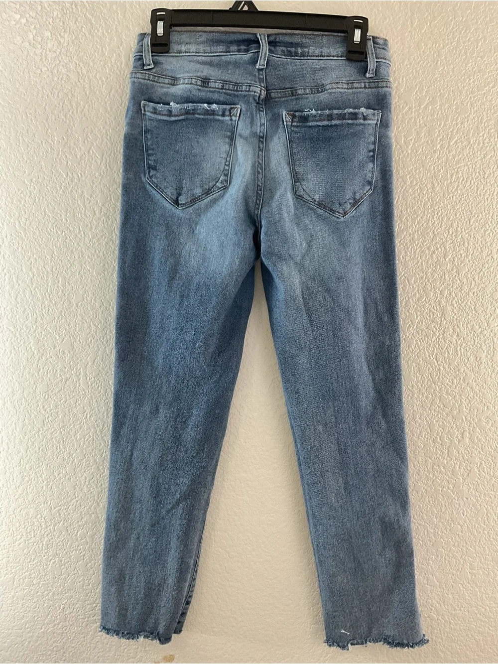 Kensie Vintage Luxe Collection Slim High-Rise Distressed Cropped Jeans